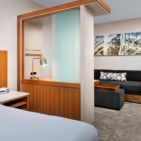 Springhill Suites Potomac Mills Удбридж Екстериор снимка