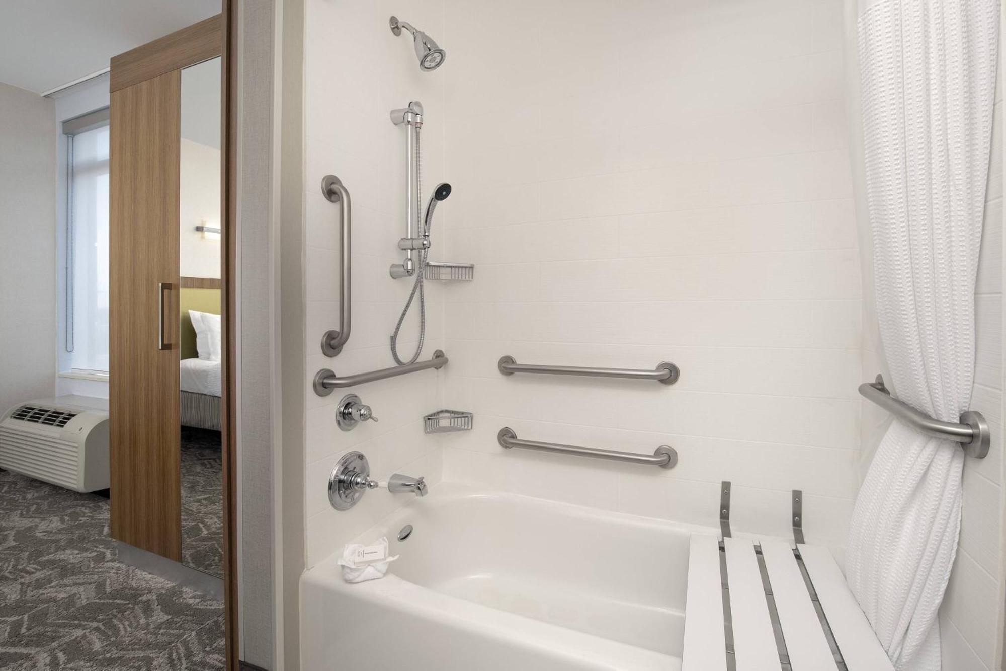 Springhill Suites Potomac Mills Удбридж Екстериор снимка