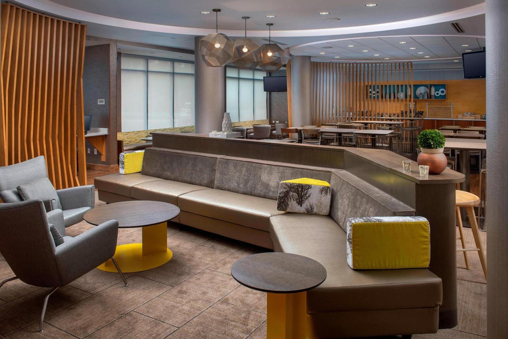 Springhill Suites Potomac Mills Удбридж Екстериор снимка