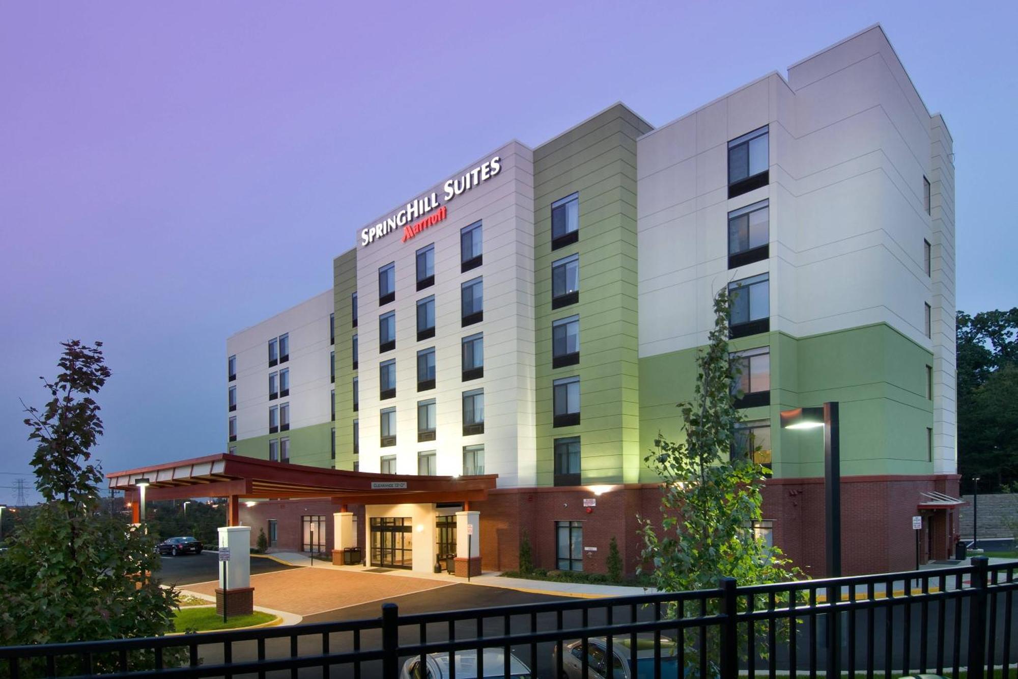 Springhill Suites Potomac Mills Удбридж Екстериор снимка
